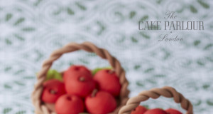 Apple Basket Mini Cakes by Cake Parlour