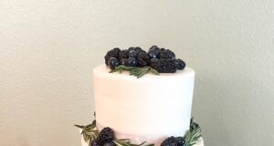 Cake by Nayna's Sweets