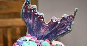 Cake by Lunar Glow Bakes