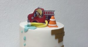 Cake by Nare's Sweets